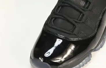AND GOWN 11 - CAP RETRO JORDAN 0427